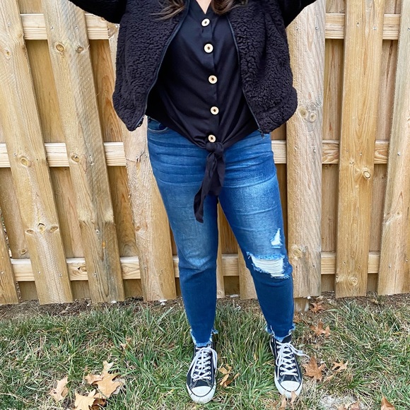 Distressed High Rise KanCan - Picture 3 of 3